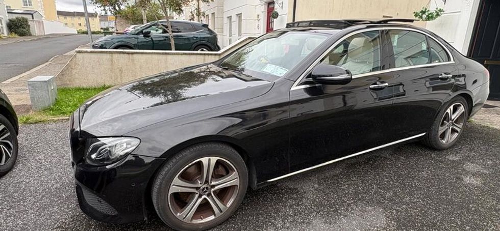Mercedes-Benz E 2.0 Diesel | Panoramic Sunroof