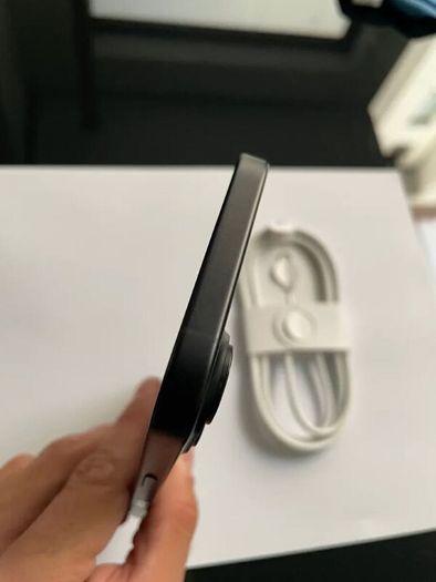 iPhone 16 128GB  Black  Like New, 100% Battery