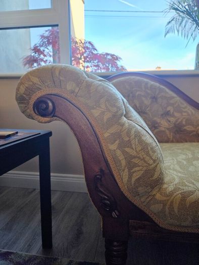 Chaise antique