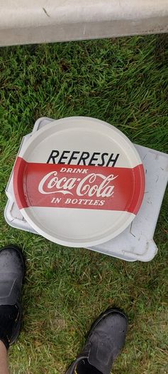 Coca Cola,advertising metal drinks tray ,,nice condition, buyer collects or pays postage thank you, sold as seen ,see pictures for condition