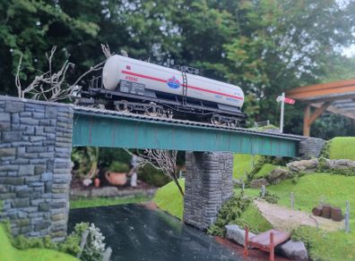 00 gauge tanker wagon