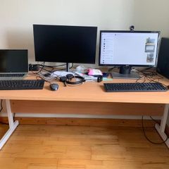 Office chair and table