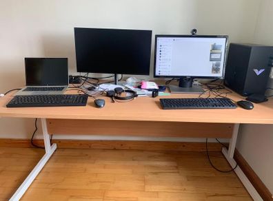 Office chair and table