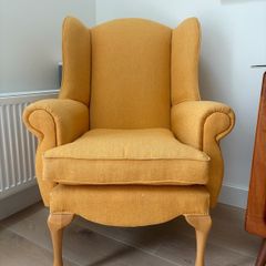 Queen ann armchair