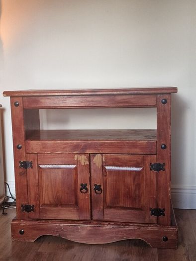 Solid wood TV cabinet