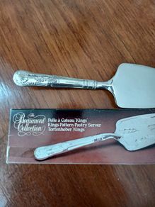 Pastry server