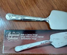 Pastry server