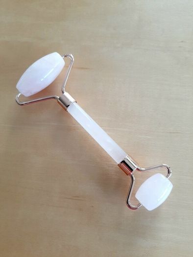 Rose quartz facial roller