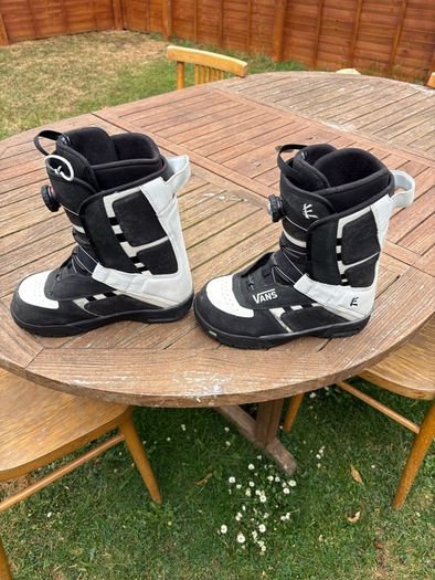Unisex VANS Snowboarding boots. Size US 8 = EU41/42