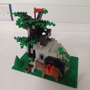 vintage lego 6066 camouflaged outpost