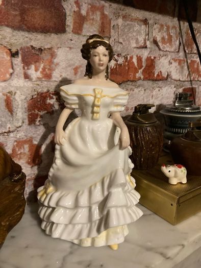 Royal Doulton figurine "Angela"