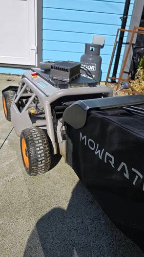Mowrator S1 4WD Remote controled lawn mower