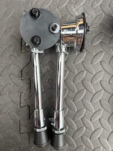Bass drum legs