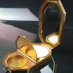 Antique Houbigant Paris Compact