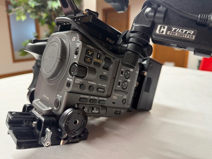 Sony FX6 with TILTA camera cage