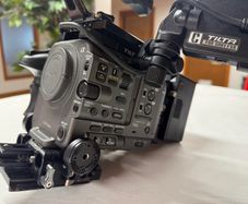 Sony FX6 with TILTA camera cage