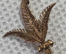 Vintage 9ct gold brooch