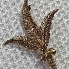 Vintage 9ct gold brooch