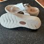 ladies flip flop/sandal fits size 5.5 Image 3