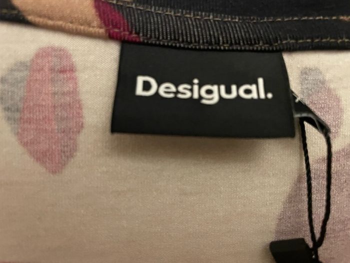Brand new Desigual top