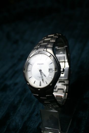 Mens Pulsar Titanium 100m Watch White Dial Vx42-x131