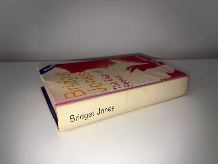 Bridget Jones The Edge of Reason - Helen Fielding (hard cover book)