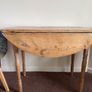 Dropleaf pine table Image 2