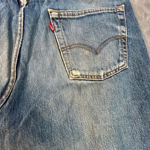 Levis 501 Vintage Made in UK W33 L32 Light Wash Blue Jeans 90s - Distressed