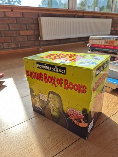 Gift Box - Horrible Science x 20 Books