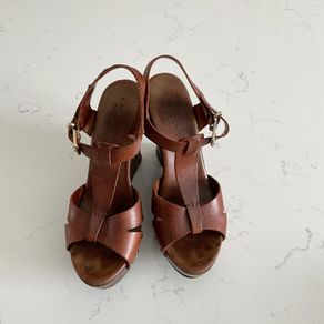 Carvela leather wedges size 5