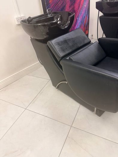 Hairdresser back wash