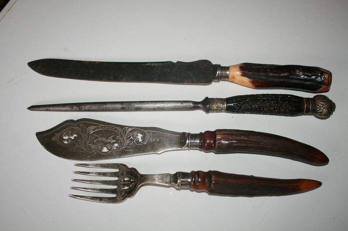 Antique Cutlery Carving Set