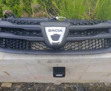 Dacia Sandero front grill