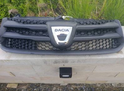 Dacia Sandero front grill