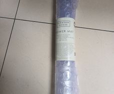 Kirkton Shower Mat. (Suction  Cup Backing) S. 54 x 53 cm.  B.N.W.T