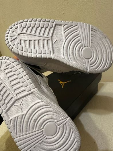 Nike toddler Nike air Jordan trainers