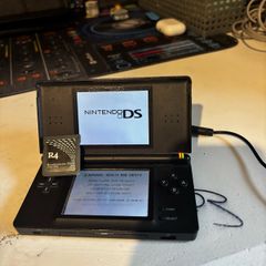 Nintendo DS Lite - Black - W/ R4 Card