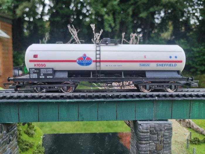 00 gauge tanker wagon