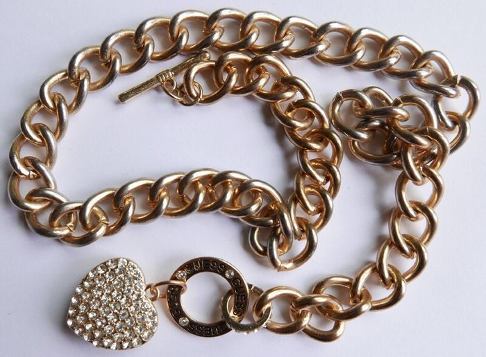 Guess Gold Tone Toggle Puffed Heart Charm Necklace Rhinestone Length 20"