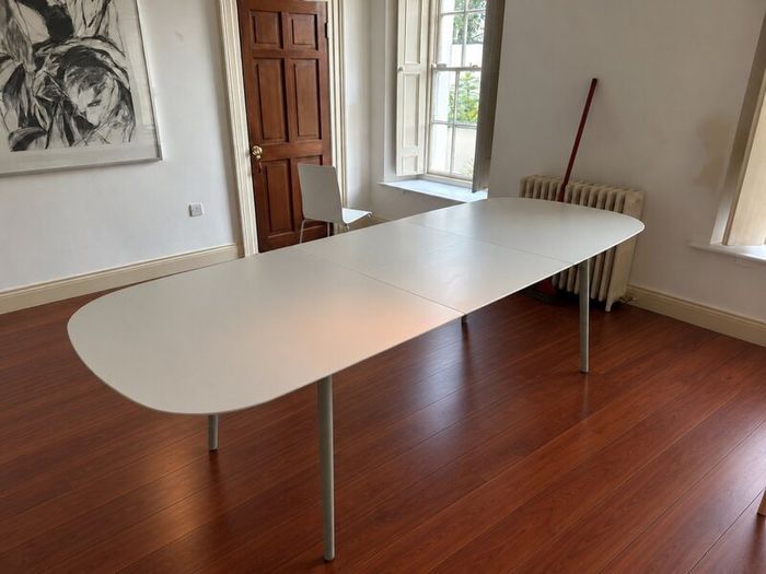 Kingston Dining table by BoConcept