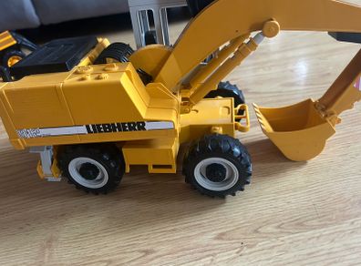 Bruder Liebherr Excavator