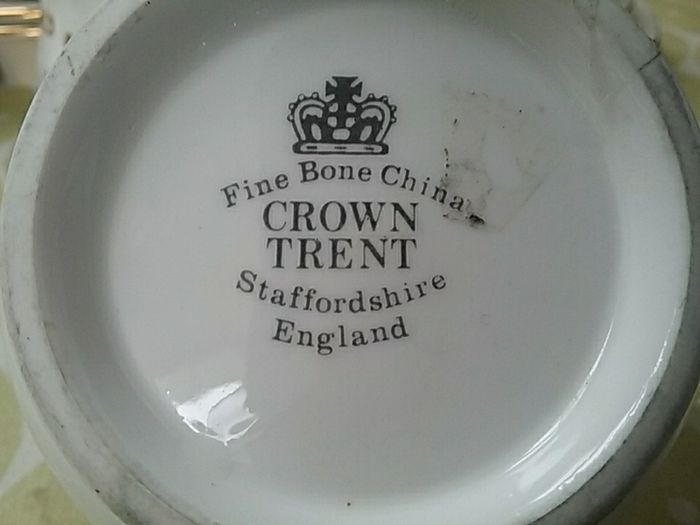 Twenty piece China Teaset