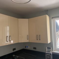 Cream kitchen presses