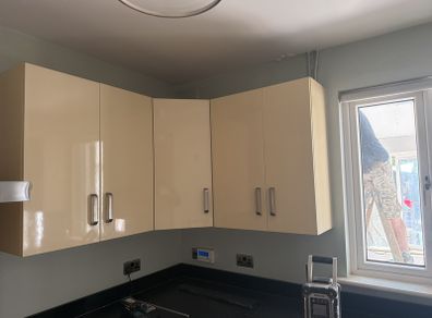 Cream kitchen presses