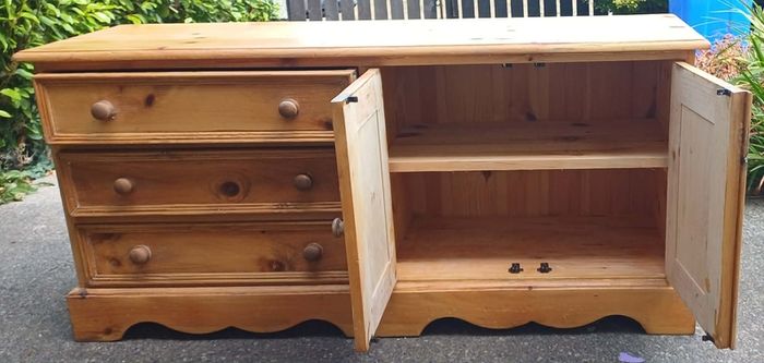 wooden unit/cupboard