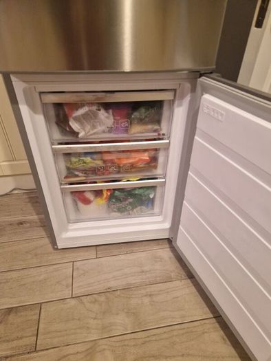 Fridge + freezer, profit goes to my cat, 60/40