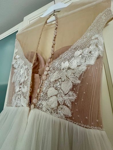 Wedding dress