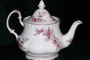 Royal Albert "Lavender Rose"    2 Cups Teapot