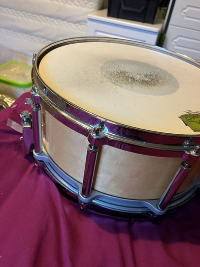 Pearl Free Floater Maple 14" x 6.5" snare drum