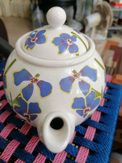 Vintage Arthur Wood tea pot